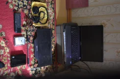 Samsung 300E5X. 2,5����, ��� 8 ��, ���� 500���, WiFi, Bluetooth, ����������� �� 3��. ����