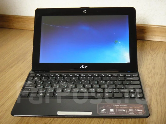 ASUS Eee PC 1008P. 1,7����, ��� 2048 ��, ���� 250���, WiFi: 1, Bluetooth: 1, ����������� �� 12��. ����