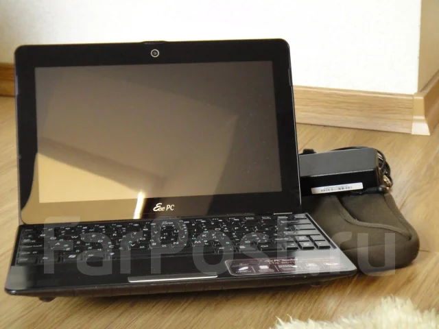 ASUS Eee PC 1008P. 1,7����, ��� 2048 ��, ���� 250���, WiFi: 1, Bluetooth: 1, ����������� �� 12��. ����