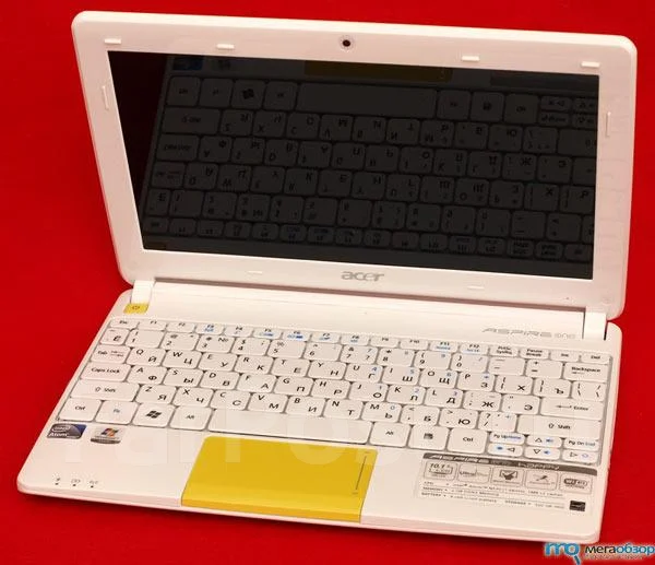 Acer Aspire One Happy. 1,6����, ��� 1024 ��, ���� 250���, WiFi: 1, Bluetooth: 1, ����������� �� 8��. ����