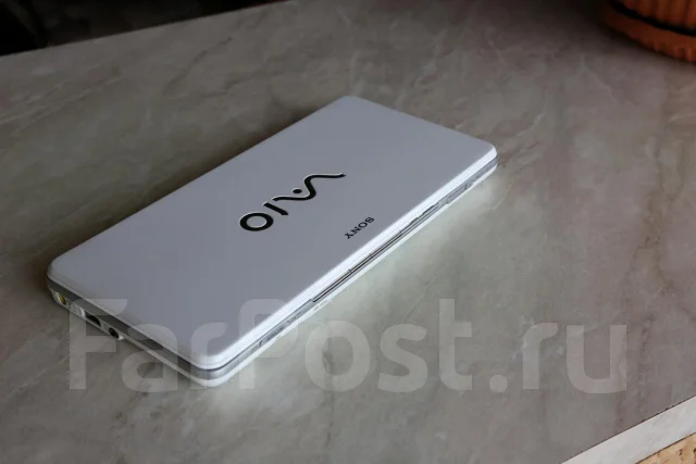 Sony VAIO VGN-P11ZR. 1,6����, ��� 2048 ��, ���� 60���, WiFi: 1, Bluetooth: 1, ����������� �� 3��. ����