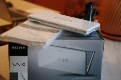 Sony VAIO VGN-P11ZR. 1,6����, ��� 2048 ��, ���� 60���, WiFi, Bluetooth, ����������� �� 3��. ����