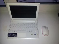 Samsung N150 Plus. 1,6����, ��� 1024 ��, ���� 250���, WiFi, Bluetooth, ����������� �� 8��. ����