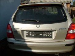 Mazda 323F ����