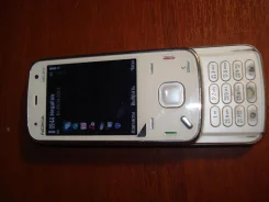 Nokia N86 8MP. �/�