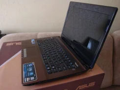 ASUS K43SD. 2,3����, ��� 2048 ��, ���� 500���, WiFi, Bluetooth, ����������� �� 3��. ����