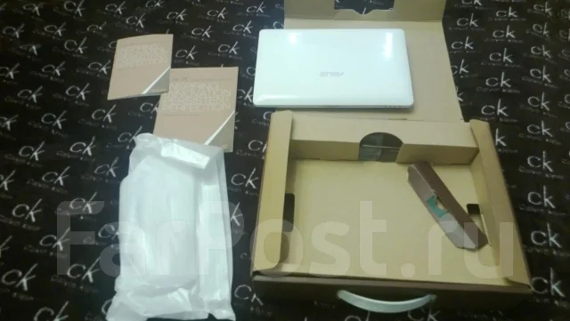 ASUS Eee PC 1015BX. 2,2����, ��� 2048 ��, ���� 320���, WiFi: 1, ����������� �� 4��. ����