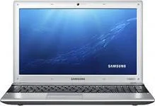 Samsung RV520. 2,3����, ��� 3072 ��, ���� 320���, WiFi, Bluetooth, ����������� �� 2��. ����