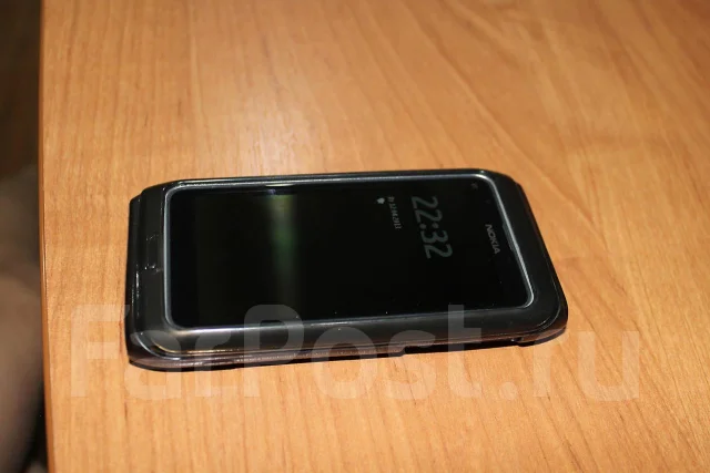 Nokia E7. �/� ����