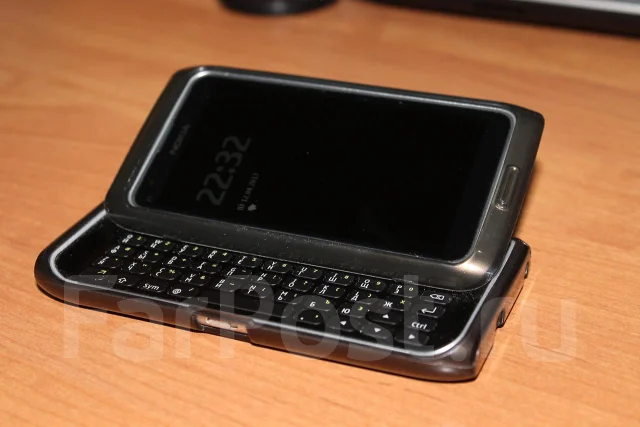 Nokia E7. �/� ����