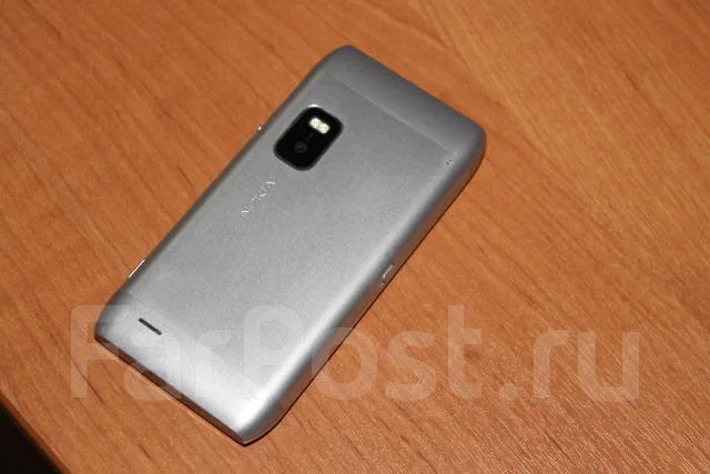 Nokia E7. �/� ����