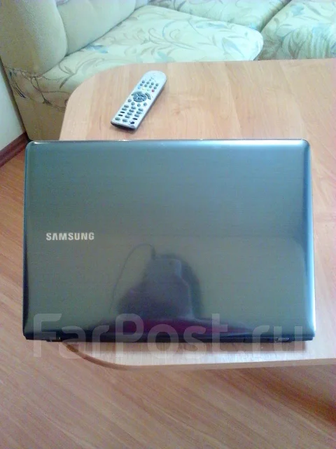 Samsung 355V4C. 2,3����, ��� 6 ��, ���� 750���, WiFi: 1, Bluetooth: 1, ����������� �� 6��. ����