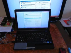 Samsung RC520. 15.6", 2,0����, ��� 6 ��, ���� 320���, WiFi, Bluetooth, ����������� �� 3��. ����