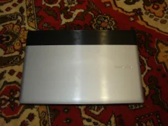 Samsung RV515. 15.6", 1,6 ���, ��� 4096 ��, ���� 500 ��, ����������� �� 4 �.