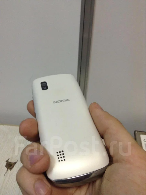 Nokia Asha 300 ����