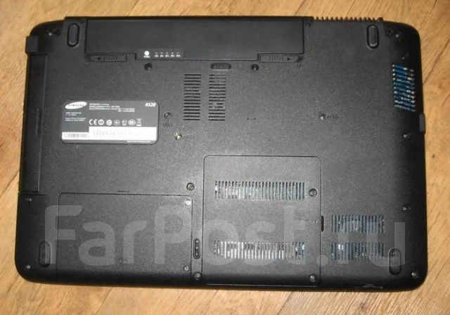 Samsung R528. 2,2����, ��� 4 ��, ���� 320���, WiFi: 1, Bluetooth: 1, ����������� �� 3��. ����