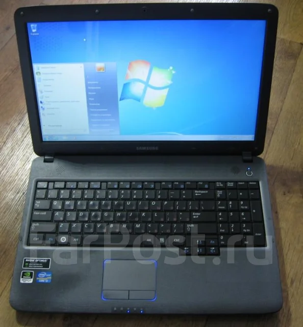 Samsung R528. 2,2����, ��� 4 ��, ���� 320���, WiFi: 1, Bluetooth: 1, ����������� �� 3��. ����