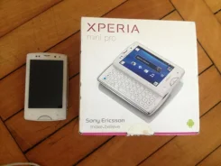 Sony Ericsson Xperia mini Pro. �/�