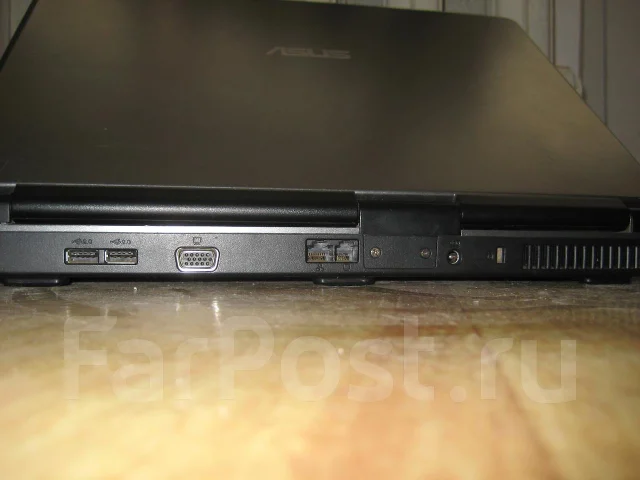 ASUS X51L. 1,8����, ��� 2048 ��, ���� 160���, WiFi: 1 ����