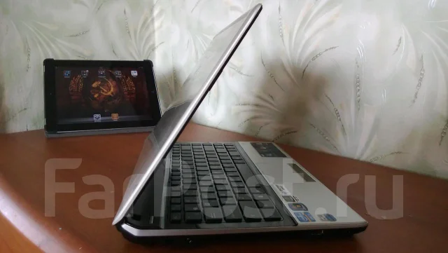 ASUS U31SG. 25����, ��� 8 ��, ���� 320���, WiFi: 1, Bluetooth: 1, ����������� �� 7��. ����