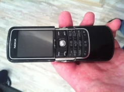 Nokia 8600 Luna. �/� ����