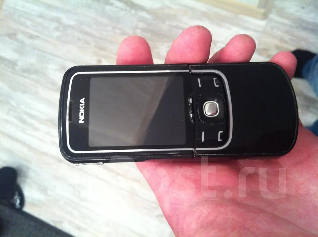 Nokia 8600 Luna. �/� ����