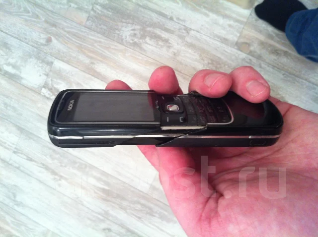 Nokia 8600 Luna. �/� ����