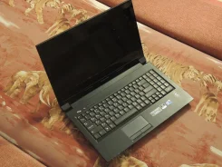 Lenovo B560. 2,4����, ��� 3072 ��, ���� 320���, WiFi, Bluetooth, ����������� �� 3��. ����