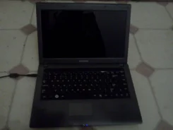 Samsung R425. 2,1����, ��� 4 ��, ���� 250���, WiFi: 1, ����������� �� 1��. ����
