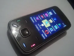 Nokia N86 8MP. �/�