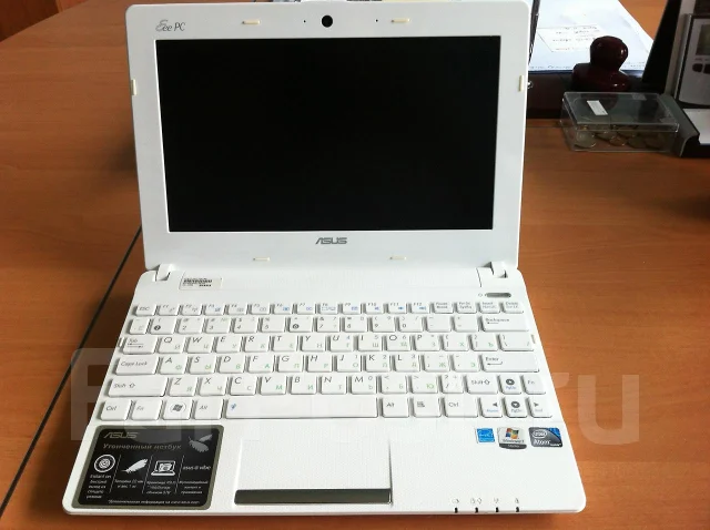 ASUS Eee PC X101H. 1,6����, ��� 1024 ��, ���� 320���, WiFi: 1, ����������� �� 5��. ����