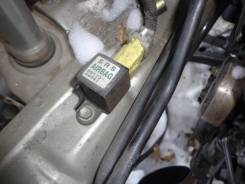 Датчик airbag. Toyota Ipsum, 26 Двигатели: 2AZFE, 2AZ