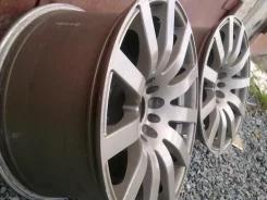 URAS. 9.0x17", 5x114.3, ET30 ����