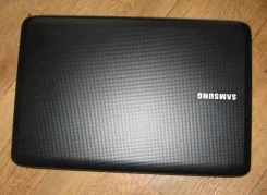 Samsung R528. 2,2����, ��� 4 ��, ���� 320���, WiFi, ����������� �� 2��.