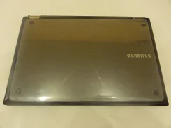 Samsung RF511. 2,0����, ��� 4 ��, ���� 500���, WiFi, Bluetooth, ����������� �� 4��. ����