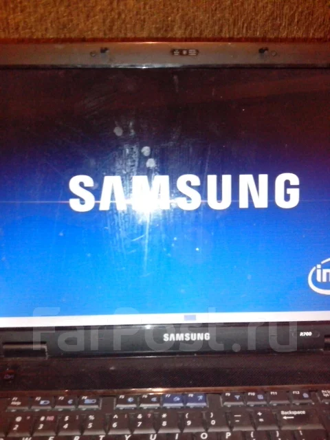 Samsung R700. 2����, ��� 2048 ��, WiFi: 1, Bluetooth: 1 ����