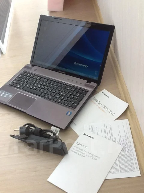 Lenovo IdeaPad Z575. 1,9����, ��� 4 ��, ���� 500���, WiFi: 1 ����
