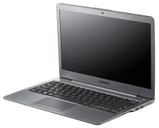 Samsung 530U3C. 2,5����, ��� 8 ��, ���� 128���, WiFi: 1, Bluetooth: 1, ����������� �� 7��. ����