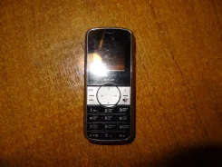 Philips Xenium 9@9. �/�