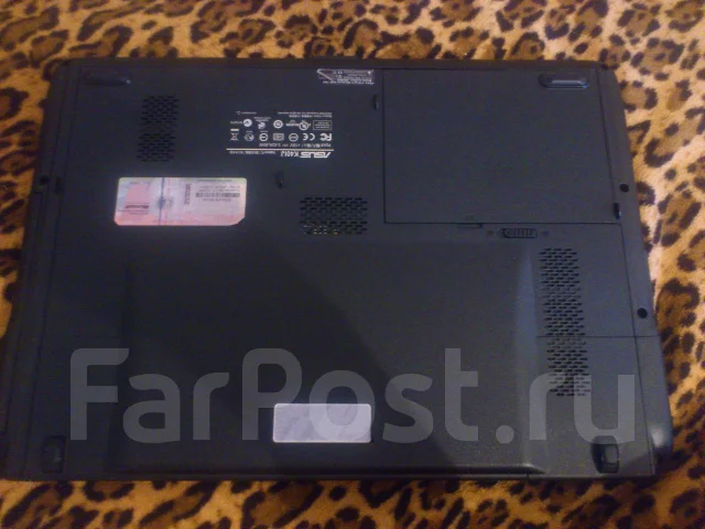 ASUS K40IJ. 1,8����, ��� 2048 ��, ���� 220���, WiFi: 1, ����������� �� 2��. ����