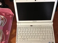 Lenovo IdeaPad S10. 10.2", 1,6����, ��� 3072 ��, ���� 160 ��, ����������� �� 6 �.