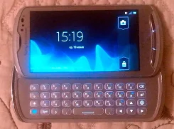 Sony Ericsson Xperia pro ����