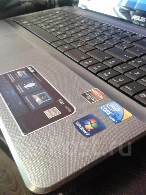 ASUS A52JT. 2,7����, ��� 4 ��, ���� 500���, WiFi: 1, Bluetooth: 1, ����������� �� 2��. ����