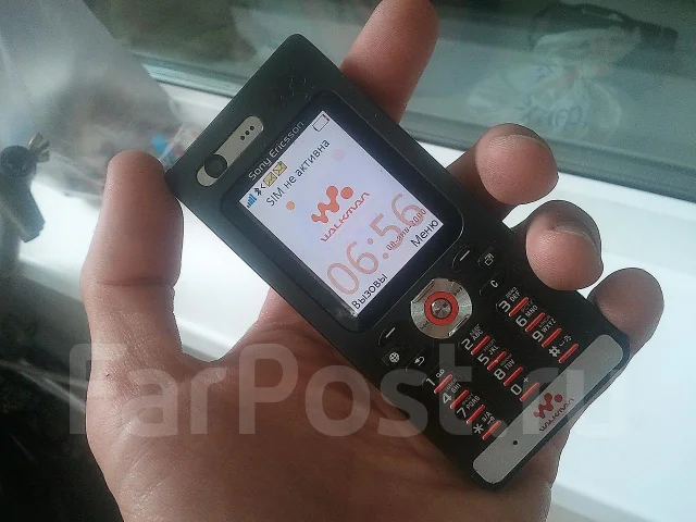 Sony Ericsson Walkman W880i. �/� ����