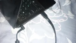 ASUS X53U. 1,6����, ��� 2048 ��, ���� 300���, WiFi, ����������� �� 6��.