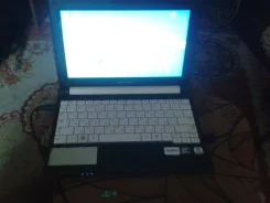Samsung N150. 1,6����, ��� 1024 ��, ���� 250���, WiFi, Bluetooth, ����������� �� 8��. ����