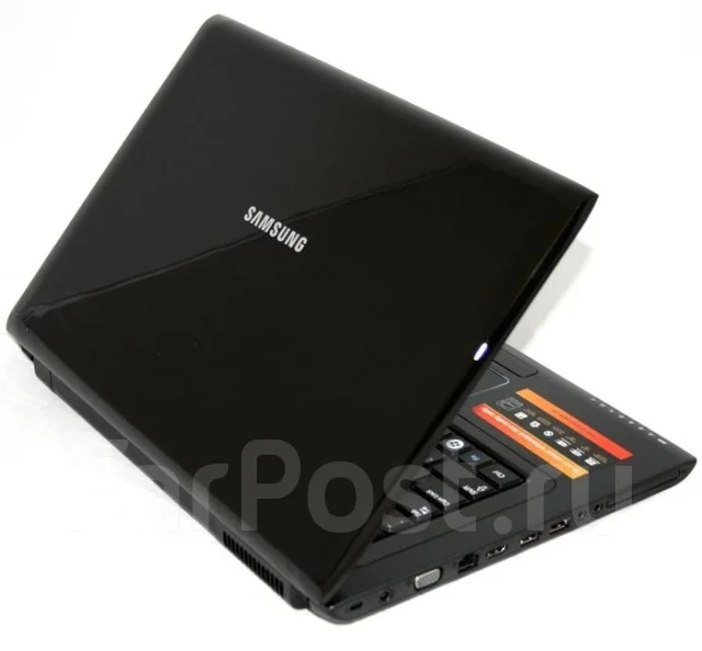 Samsung R522. 2,1����, ��� 3072 ��, ���� 250���, WiFi: 1, Bluetooth: 1, ����������� �� 1��. ����
