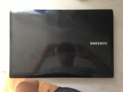Samsung Q530. 2,4����, ��� 4 ��, ���� 320���, WiFi, Bluetooth