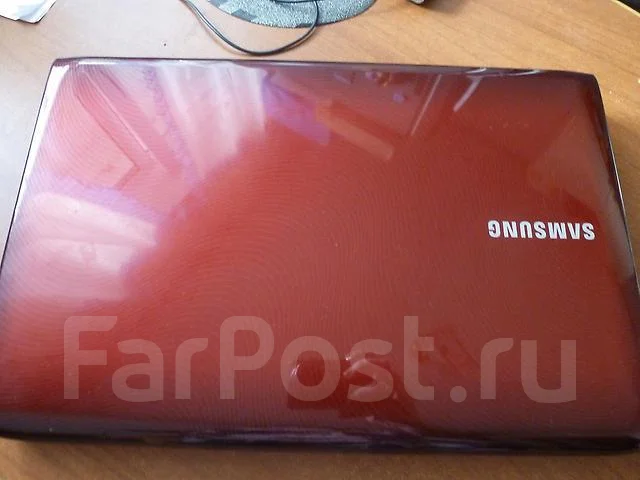 Samsung R780. 2,4����, ��� 4 ��, ���� 500���, WiFi: 1, Bluetooth: 1, ����������� �� 2��. ����