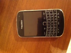 BlackBerry Bold 9900. �/�
